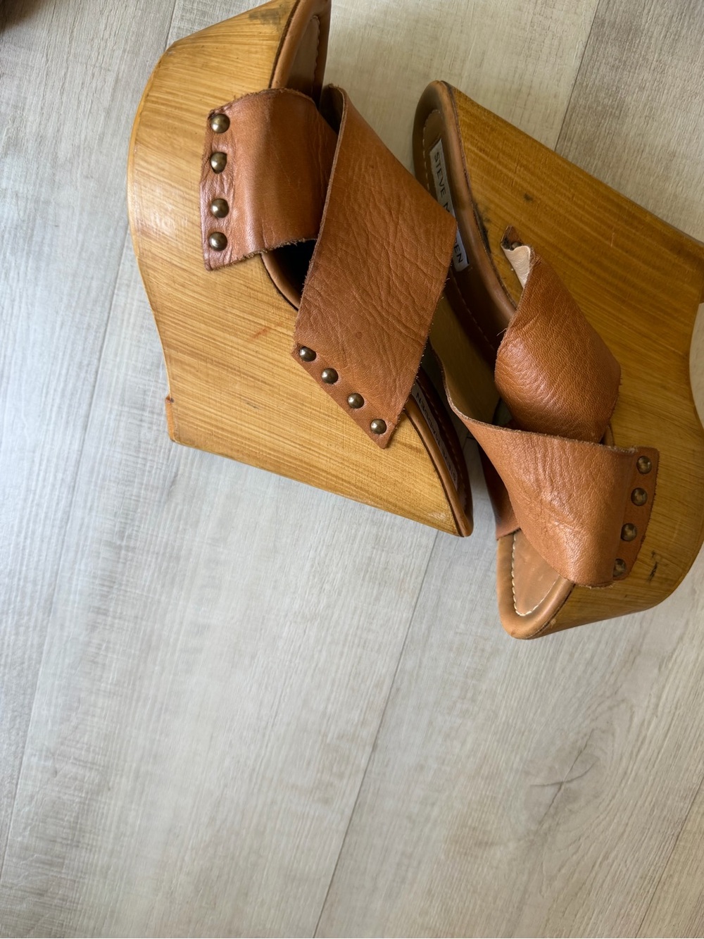 Steve Madden Tan Leather Crisscross Wedge Sandals with Studs - Picture 2 of 14